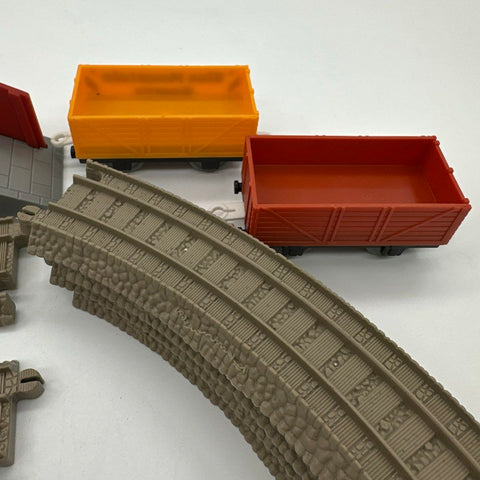 Thomas & Friends TrackMaster Rides The Rails Starter Set Elsbridge Station Lot