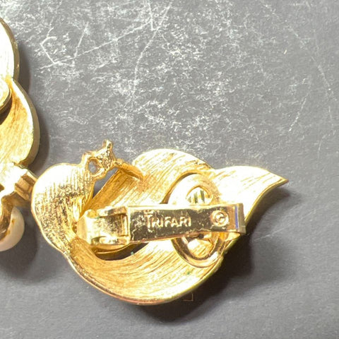 Vintage Crown Trifari Leaf Spray Brooch & Clip Earrings Set Faux Pearl Gold Tone