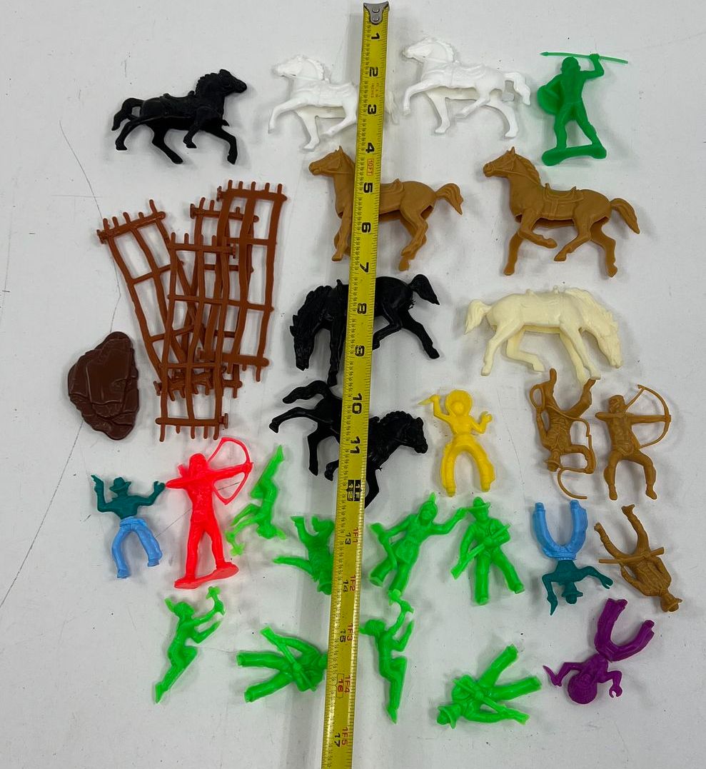 Vintage Plastic Toy Figures Lot 30+ Cowboys Indians Horses Old West Playset