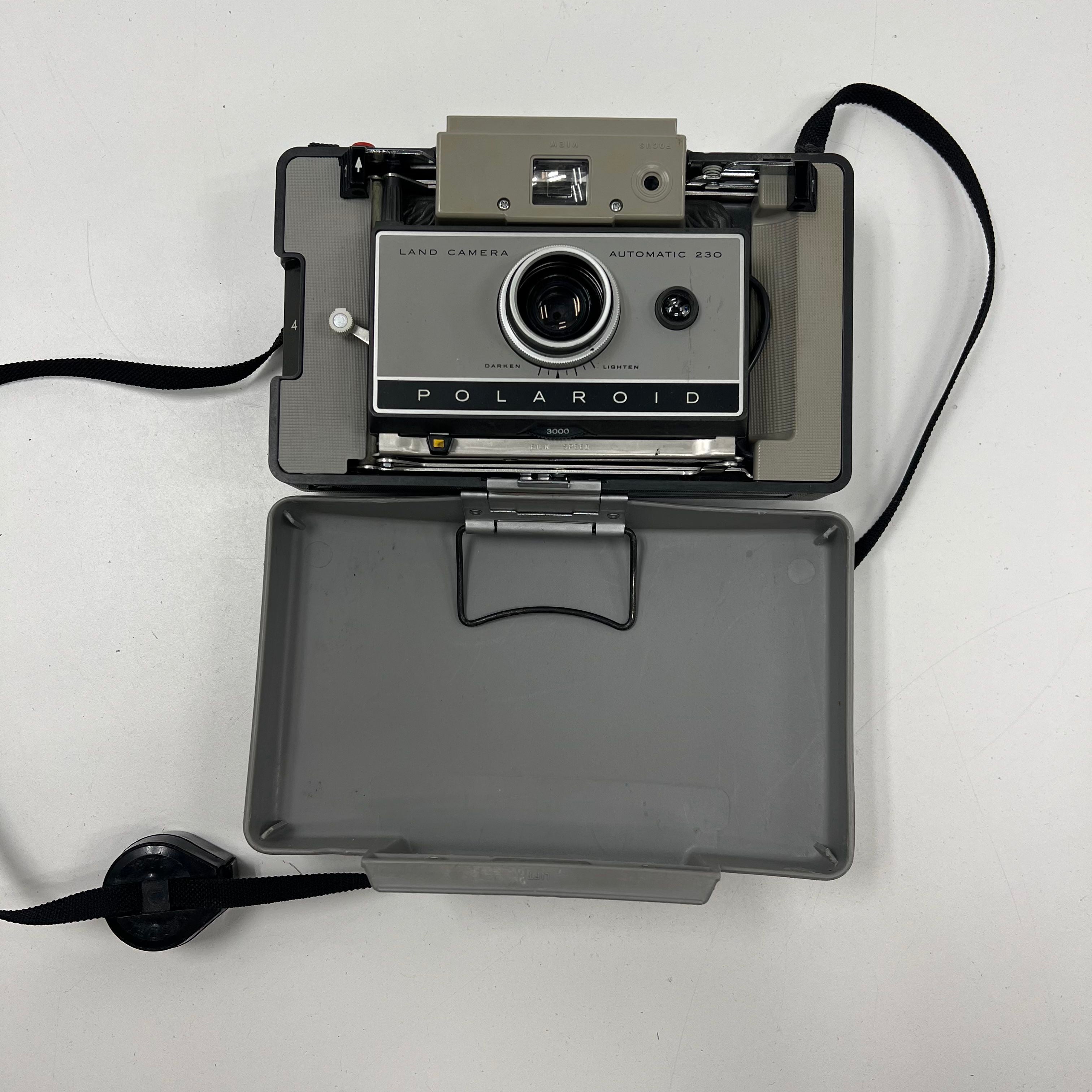 Vintage Polaroid Automatic 230 Land Camera Instant Film with Case Flash Manuals