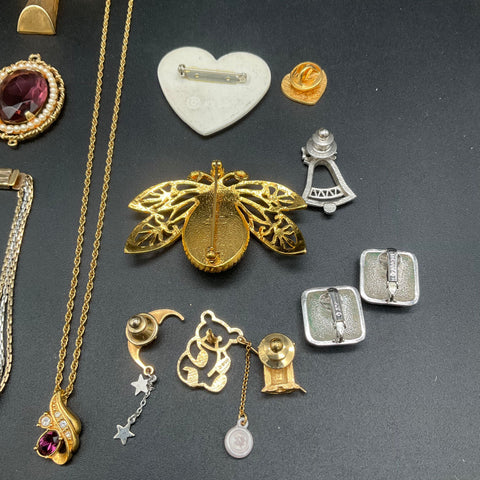 Vintage Avon Jewelry Lot 25+ Pieces Boxed Gift Sets Necklaces Brooches Pins