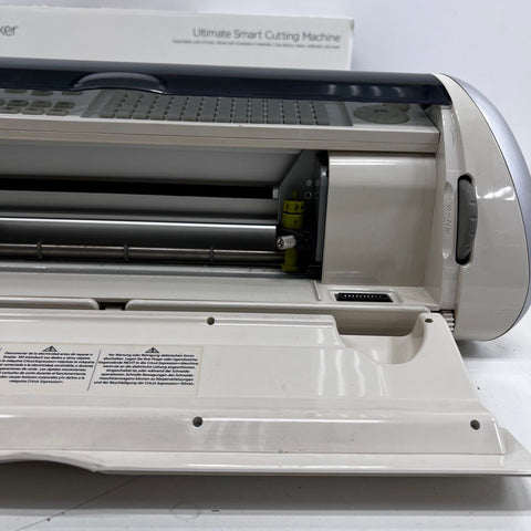 Cricut Expression Electronic Cutting Machine CREX001 5 Cartridges Mat Power On