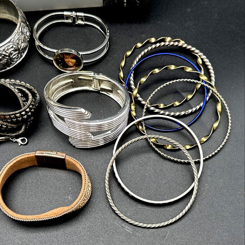 Mixed Fashion Costume Jewelry Lot Variety of Bracelets Bangles Cuffs Beaded