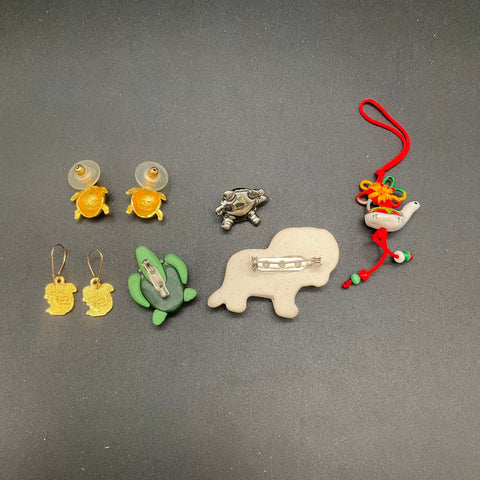 Vintage Animal Theme Jewelry Lot Howard's Turtle Frog Lion Brooches Earrings