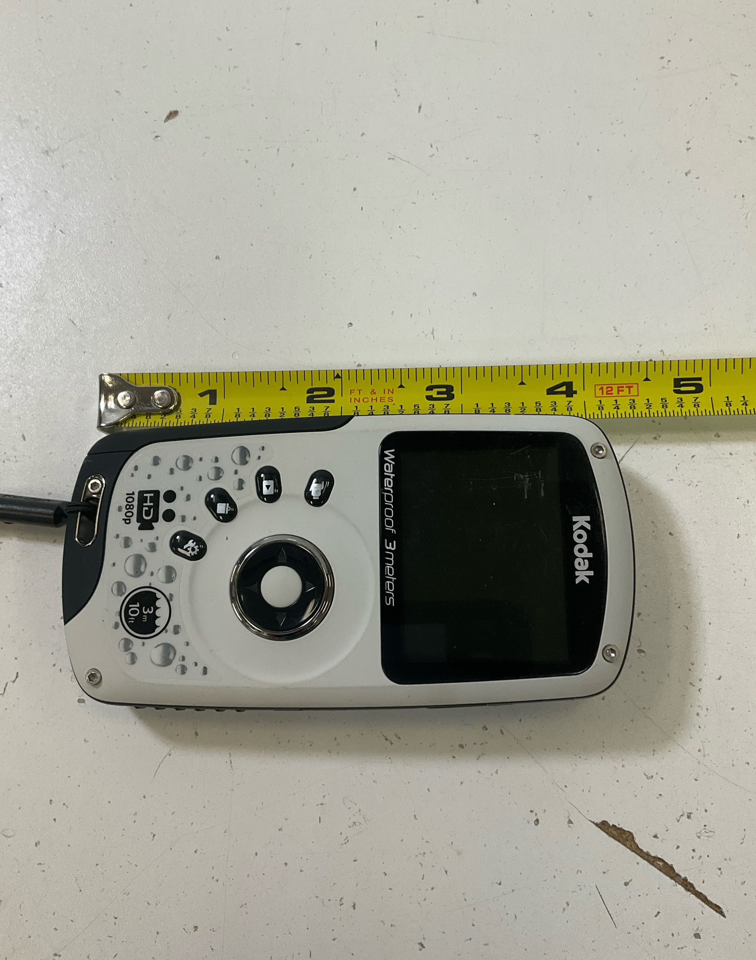 Kodak Play Sport Zx3 HD Waterproof Pocket Camera 5Mp 1080p Will Not Hold Charge