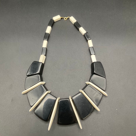 Vintage Art Deco Style Black White Plastic Statement Bib Necklace 16"