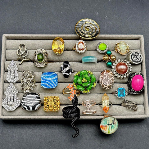 Mixed Fashion Rings Jewelry Lot of 26 Costume Animal Motif Floral Statement