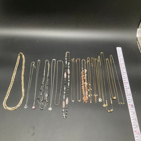 Costume Jewelry Lot 17 Necklaces Gold Silver Rose Tone Pendants Fashion
