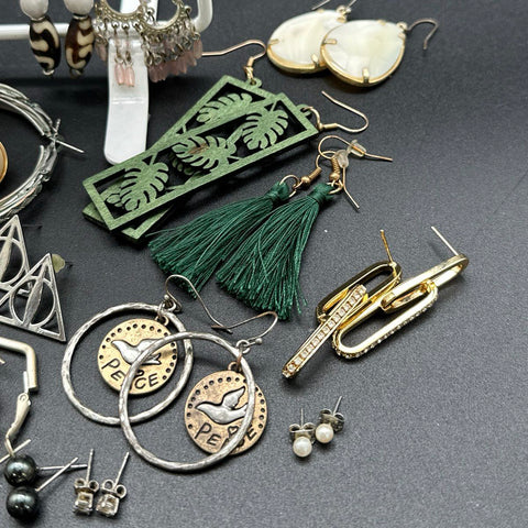 Wearable Jewelry Lot 35 Pairs Earrings Packers Wisconsin Badgers Boho Rhinestone