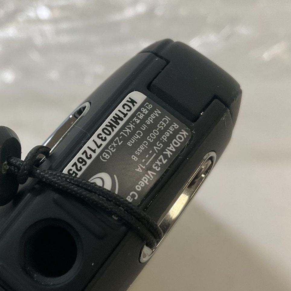 Kodak Play Sport Zx3 HD Waterproof Pocket Camera 5Mp 1080p Will Not Hold Charge