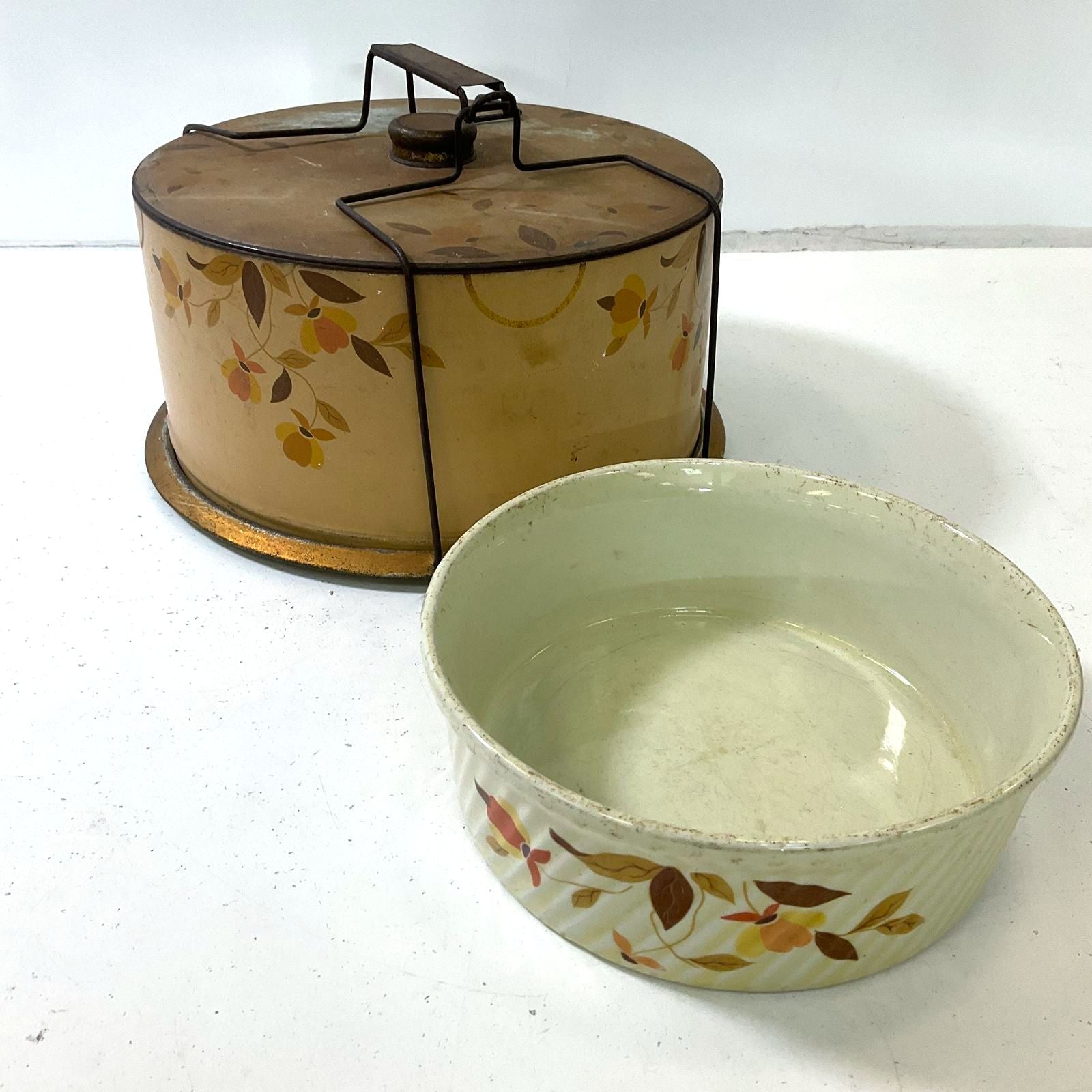 Vintage Hall Jewel Tea Autumn Leaf 8" Casserole 505 & Tin Cake Carrier