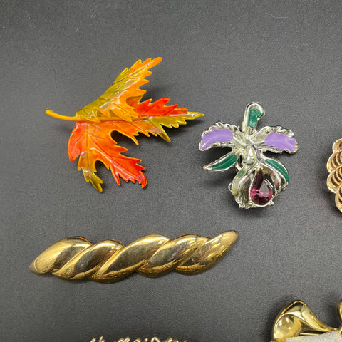Vintage Costume Jewelry Lot 7 Pcs Gold Silver Tone Enamel Leaf Shell Feather