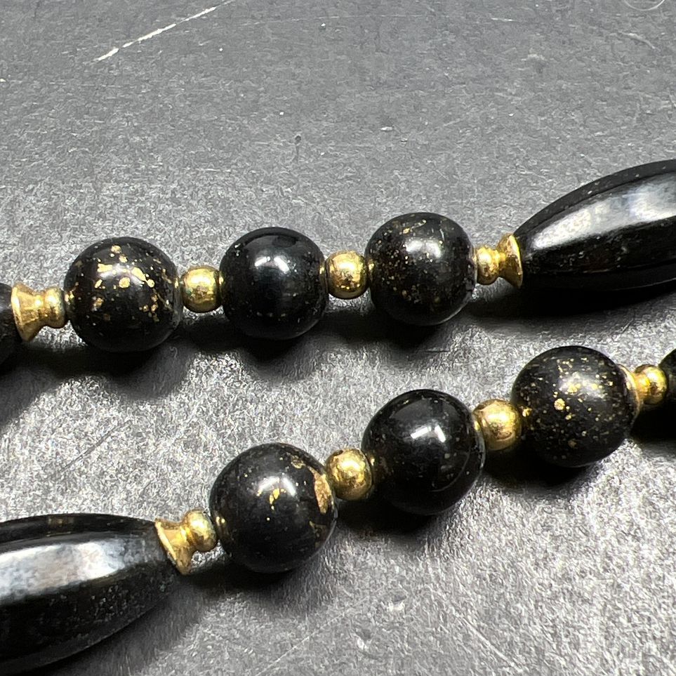 Liz Claiborne Black & Gold Tone Necklace