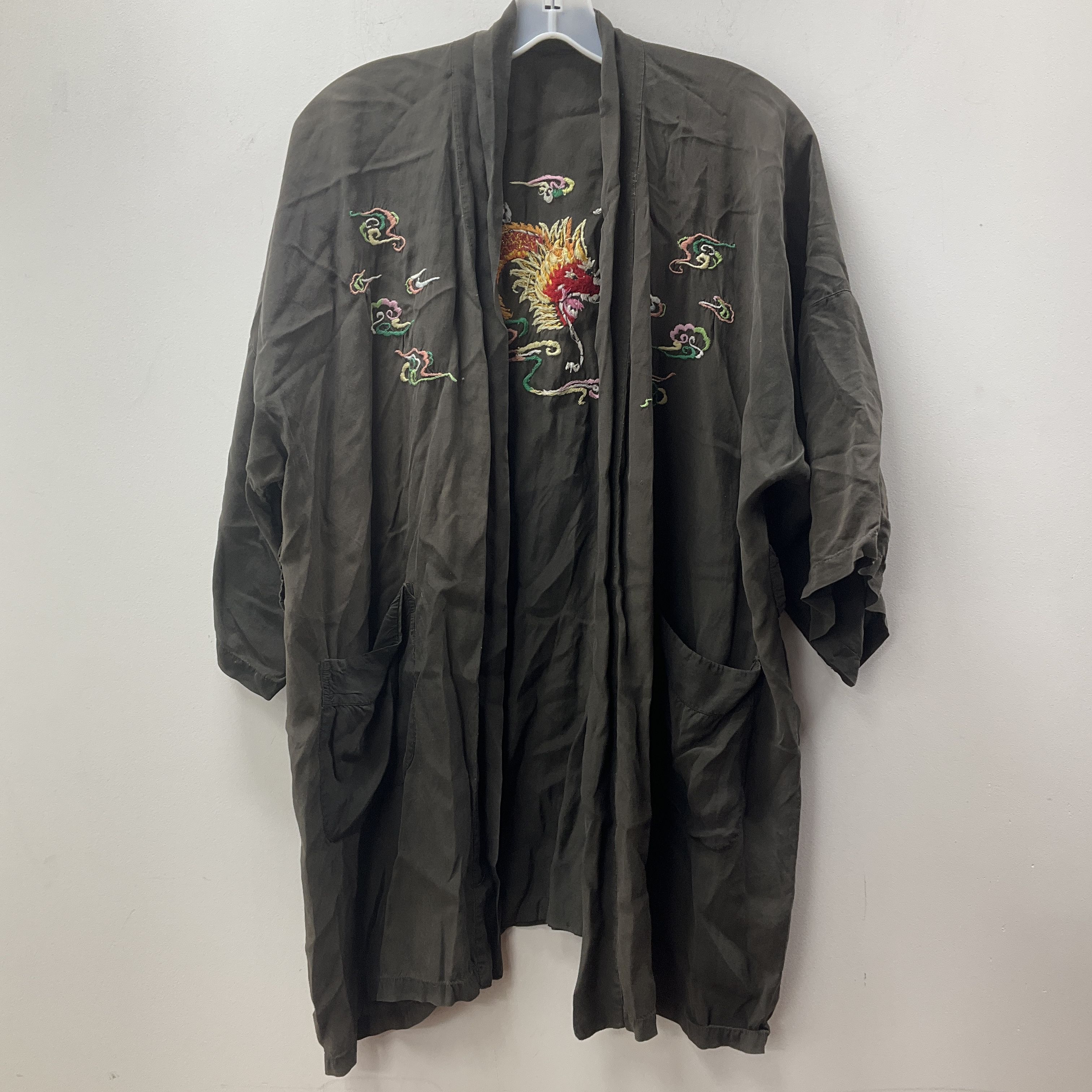 Vintage Health Brand Men's Gray Embroidered Dragon Chinese Souvenir Robe Size L
