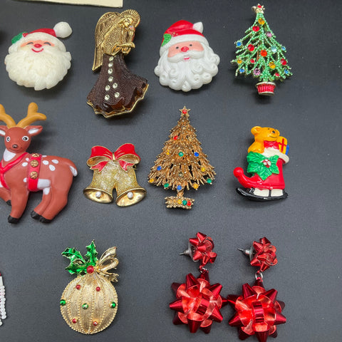 Vintage Christmas Holiday Jewelry Lot 22pc Brooches Pins Earrings FIGI Macy's