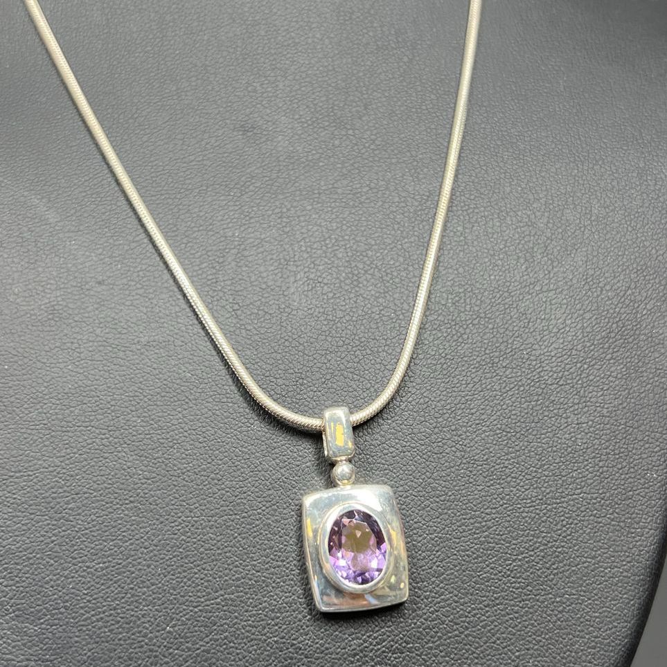 925 Sterling Silver Purple Amethyst Pendant Necklace 11.9g
