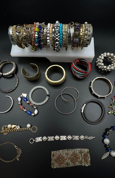 Mixed Costume Jewelry Bracelet Lot Vintage to Modern Fashion Bangle Beaded 2.5lb