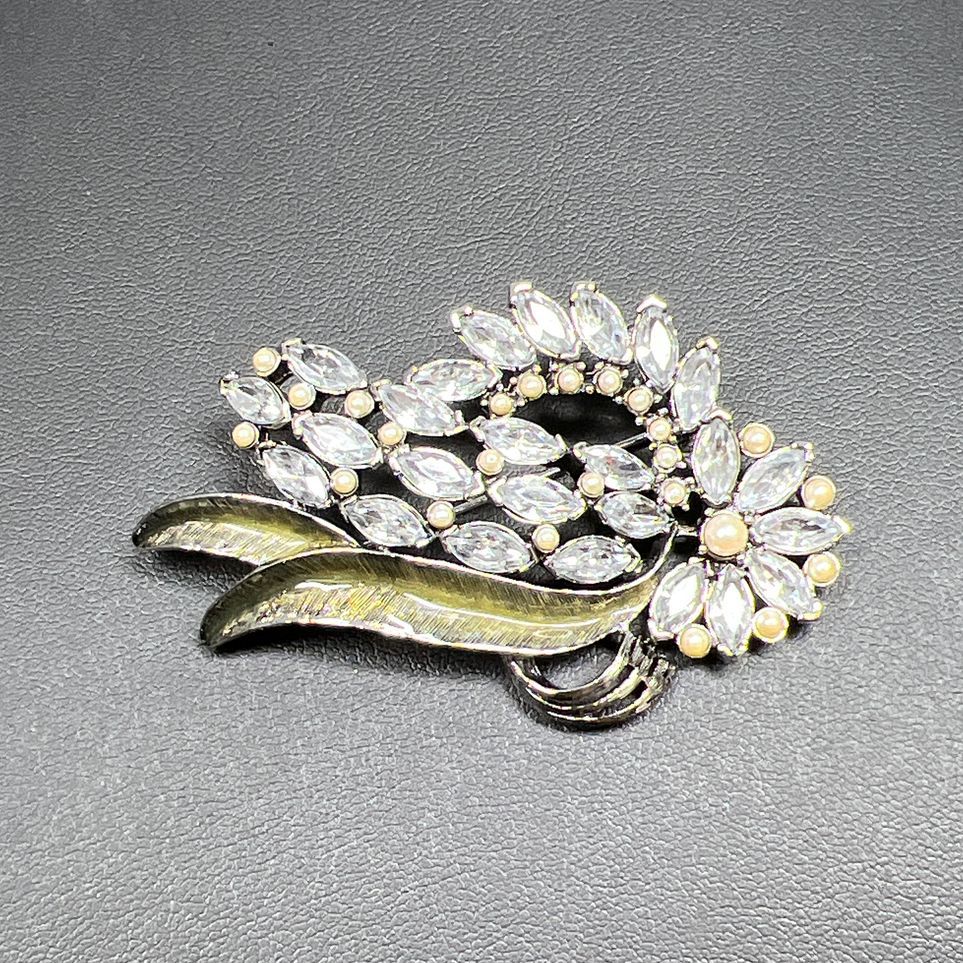 Monet Rhinestone Floral Brooch 21g