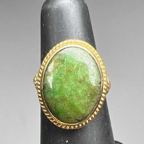 Church & Company 14K Yellow Gold Green Stone Ring 5.01g Size 4