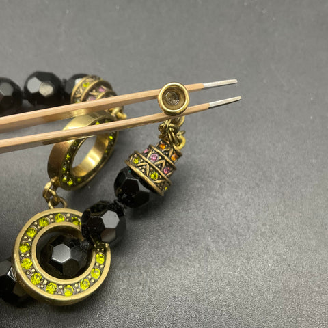 Heidi Daus Black Faceted Bead Bracelet Antique Gold Tone Toggle Clasp 7"