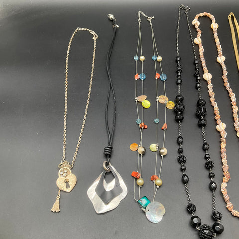 Fashion Jewelry Lot of 7 Necklaces Shell Beads Gold & Silver Tone Pendants