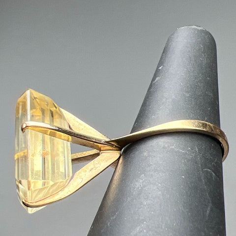 14K Yellow Gold Large Yellow Gemstone Ring Size 7.75 6.38g