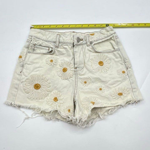 BLANKNYC Women's The Perry Mom Short Cream Embroidered Daisy Floral Sz 26