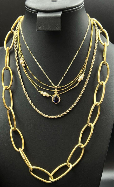 Vintage Modern Gold Tone Jewelry Lot 12 Necklaces Pendants Chains Bib Heart