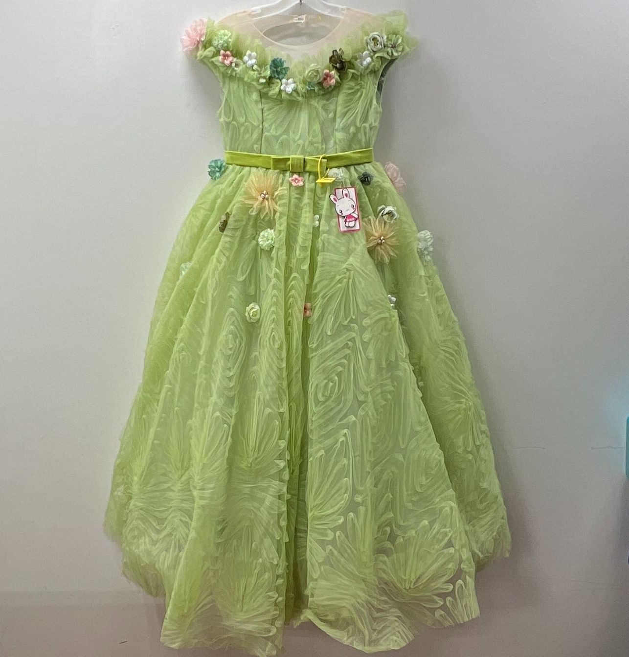 NWT Women's Junior's Green Floral Appliqué Lace Back Scoop Neck Dress - Small?