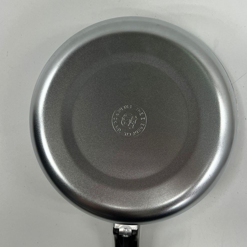 The Everyday Co. USA Silver Pot Sauce Pan with Lid Black Plastic Handle