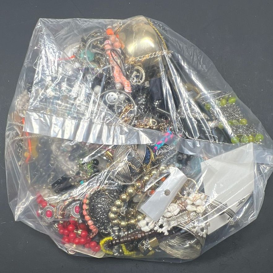 5LB Wearable Costume Jewelry Mixed Items Grab Bag