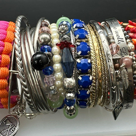 Mixed Costume Jewelry Bracelet Lot 22 Pieces Beaded Bangle Leather Paracord