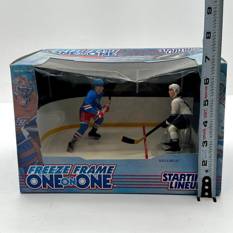 Kenner Starting Lineup Freeze Frame One On One 1998 Gretzky vs Bure NHL Figures