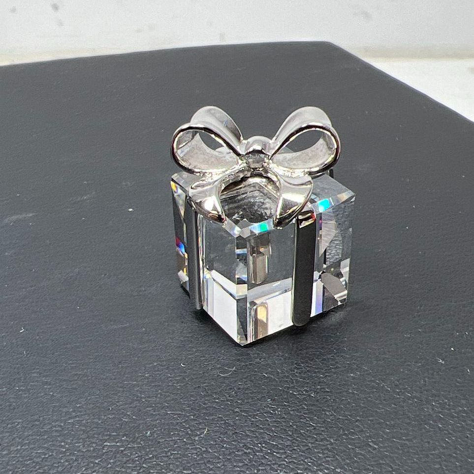 Swarovski Crystal Gift Box Present Pendant IOB