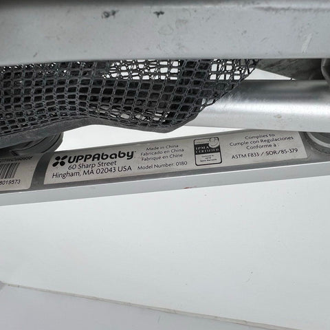 Uppababy G-Luxe 0180 Lightweight Umbrella Stroller with Travel Bag & Cup Holder