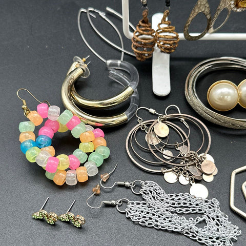 Wearable Jewelry Lot 35 Pairs Earrings Packers Wisconsin Badgers Boho Rhinestone