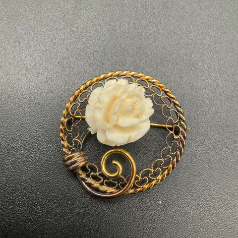 Vintage WRE 12K Gold Filled Carved Rose Flower Necklace & Brooch Jewelry Set