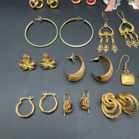 Vintage & Modern Costume Jewelry Lot 25 Pairs Earrings Hoops Dangles Studs