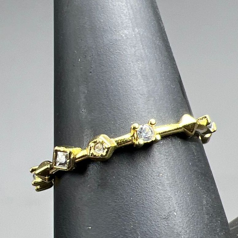 Kendra Scott Gold Plate Rhinestone Ring Size 8.25 1.15g