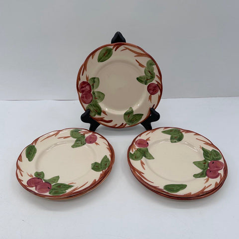 Hand Painted Apple Pattern Ceramic Plates 8 Piece Set Scalloped Edge Vintage