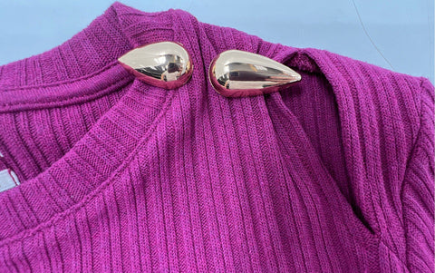 Anthropologie Women's Magenta Ribbed Long Sleeve Top Gold Button Detail Sz M NWT