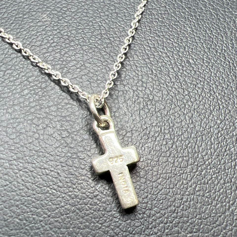 925 Sterling Silver Small Cross Charm Necklace 1.75g