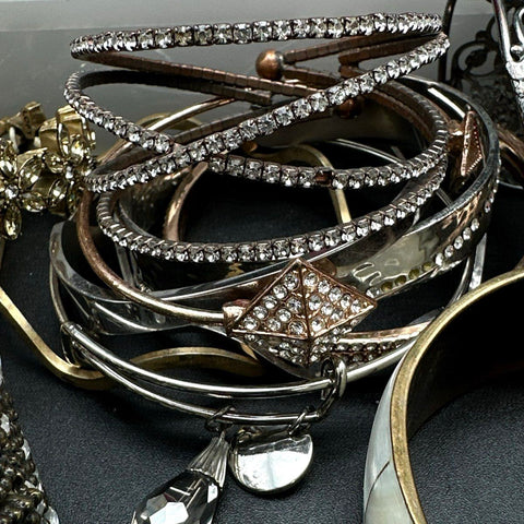 Mixed Costume Jewelry Lot 40+ Bracelets Bangles Cuffs Beaded Leather Hawaii