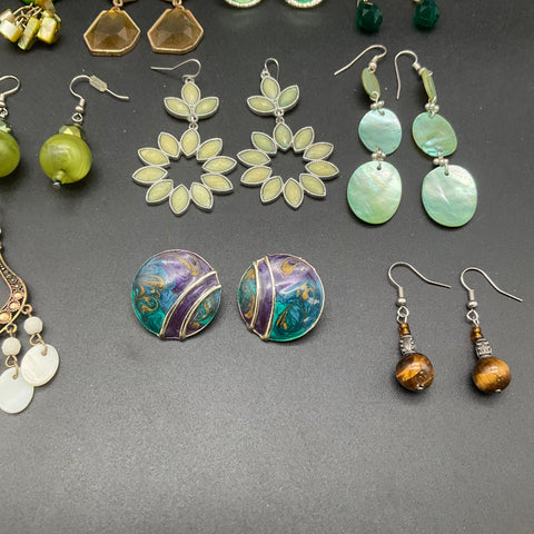 Vintage & Modern Fashion Costume Jewelry Lot 20 Pairs Dangle Boho Earrings