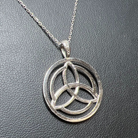 925 Sterling Silver Celtic Knot Pendant Necklace 3.8g