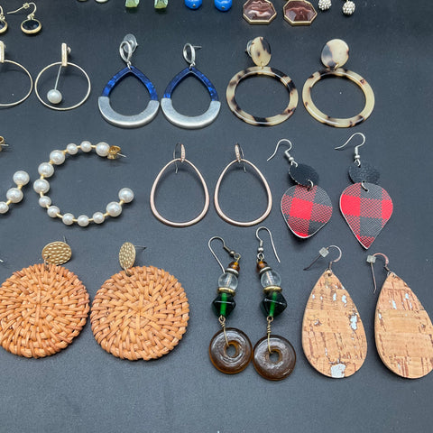 Fashion Costume Jewelry Lot 25 Pairs Earrings Boho Rattan Cork Pearl Statement