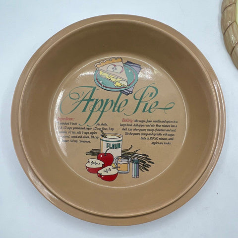 Universal Trumps Corp Ceramic Apple Pie Keeper Dish with 3D Decorative Lid