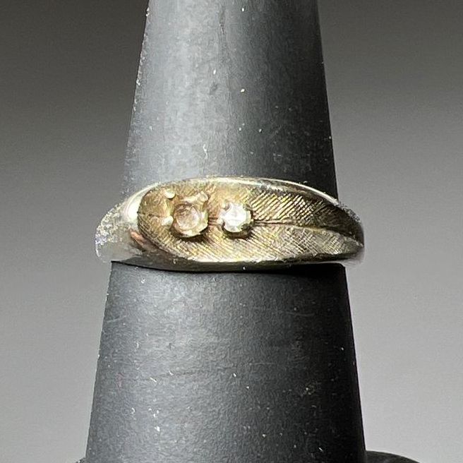 14K White Gold Diamond Ring Missing a Stone Size 6 3.67g