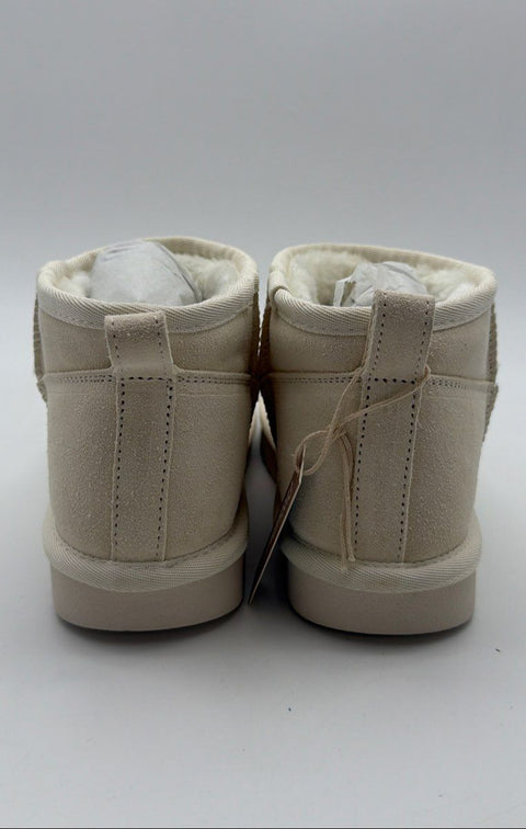 Cushionaire Hippie Cream Genuine Suede Water Repellent Boots Women's Size 8.5