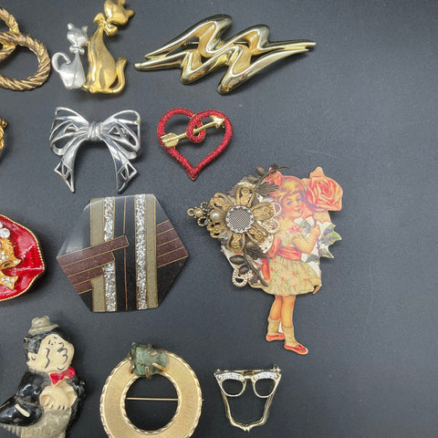 Vintage Brooch Pin Lot of 19 Costume Jewelry Rhinestone Enamel Figural Retro